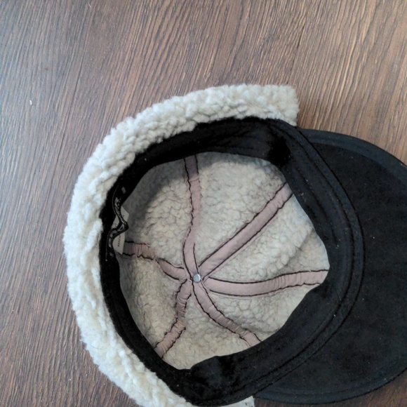 Broner Size Medium Black Winter Flap hat with Buckle - Picture 6 of 6